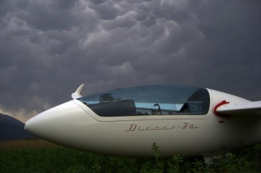 62  Nat einde van een turbulente vlucht